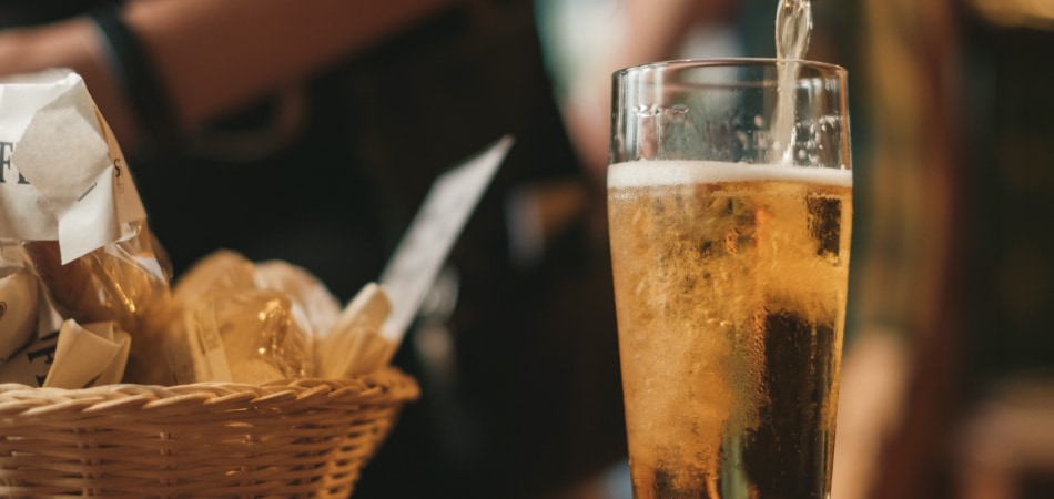 Drankje dat op tafel staat