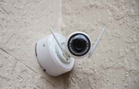 Beveiligingscamera. Camerabewaking rond huis. Dit mag wel en dit mag niet.